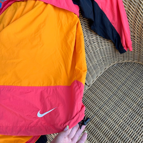 Nike - half zip up windbreaker size XL - Picture 4 of 7
